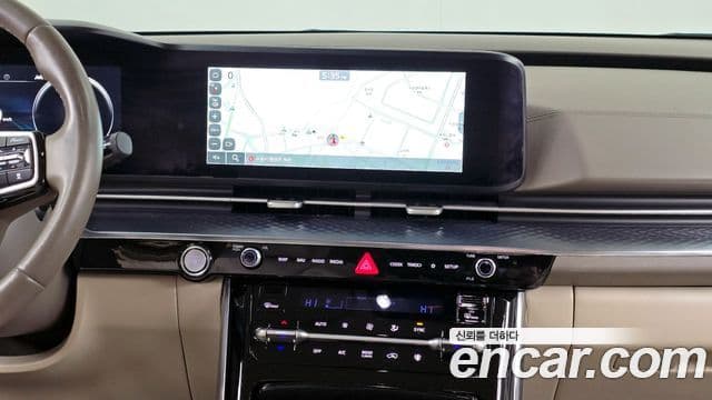 Kia Carnival 2021 — ფოტო 13/20