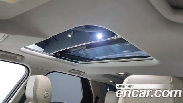 Land Rover Discovery 5 2018 — Şəkil 12/20
