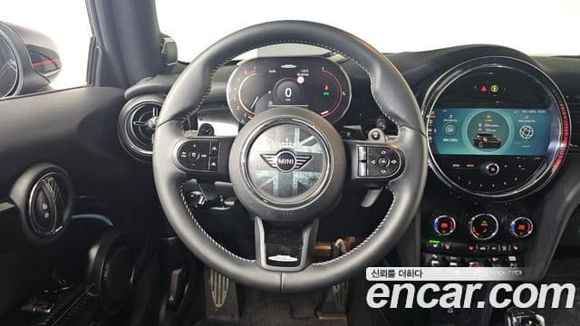 Mini Cooper S 2022 — фото 13 из 20