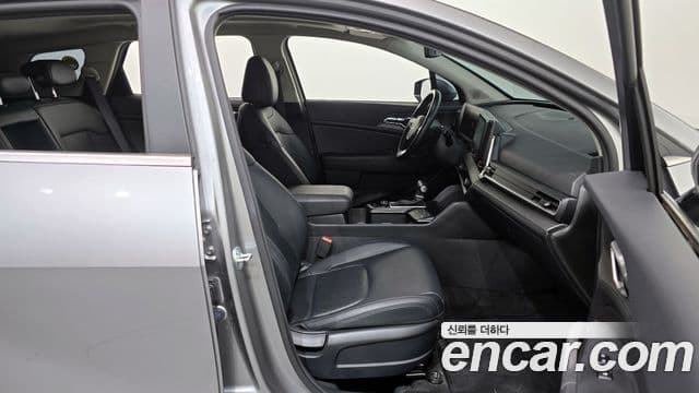 Kia Sportage 2023 — ფოტო 11/20