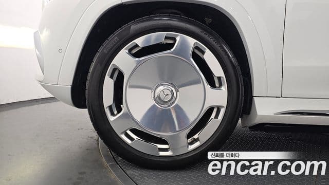 Mercedes-Benz GLS-Class 2022 — Photo 13/20