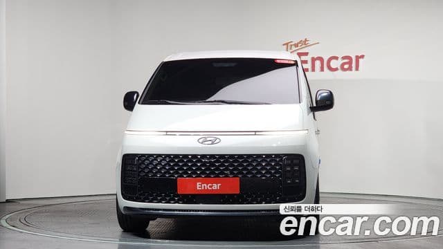 Hyundai Staria 2022 — ფოტო 2/20