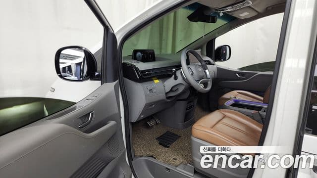 Hyundai Staria 2022 — ფოტო 8/20