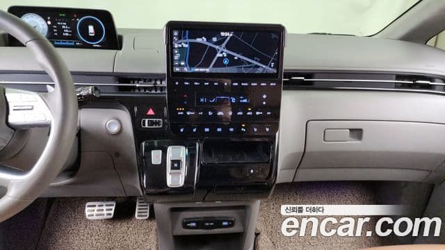 Hyundai Staria 2022 — ფოტო 14/20
