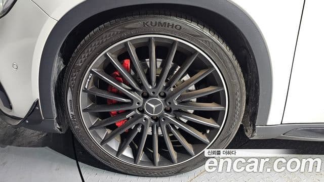 Mercedes-Benz GLA-Class 2018 — Şəkil 10/20