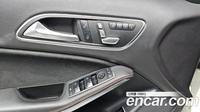 Mercedes-Benz GLA-Class 2018 — Şəkil 4/20