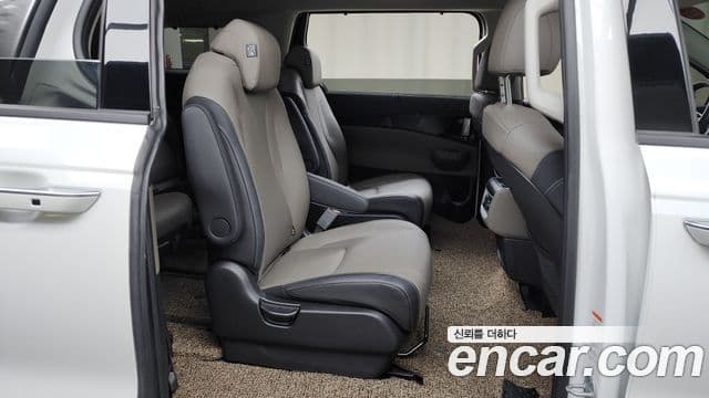 Kia Carnival 2024 — ფოტო 12/20