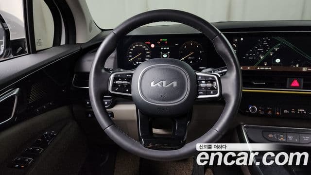 Kia Carnival 2024 — ფოტო 13/20
