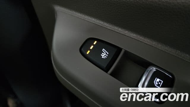 Kia Carnival 2024 — ფოტო 19/20