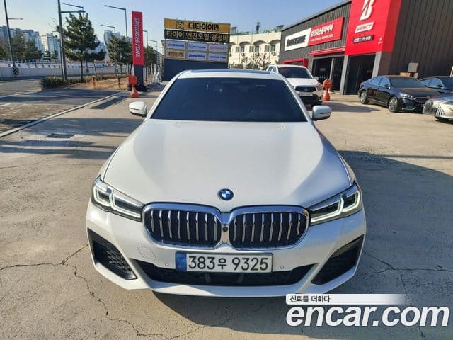 BMW 5 Series 2022 — Şəkil 1/20