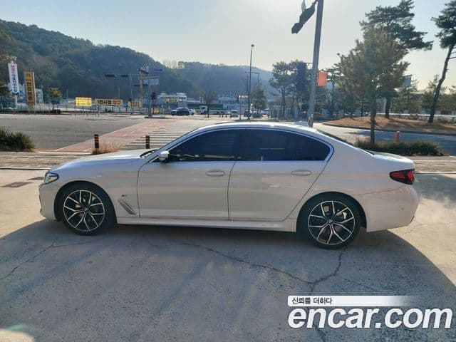 BMW 5 Series 2022 — Şəkil 7/20