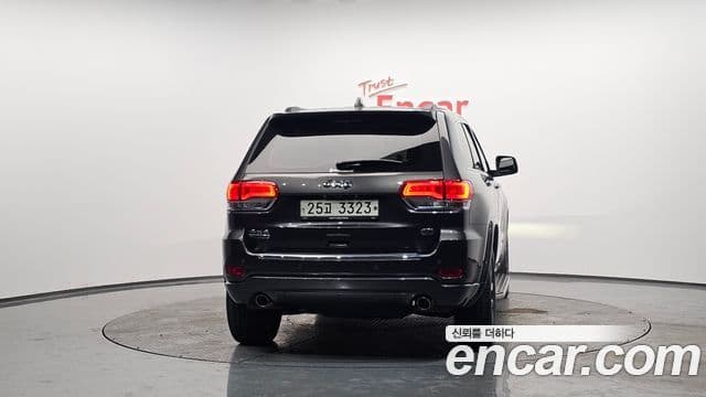 Jeep Grand Cherokee 2018 — ფოტო 4/20