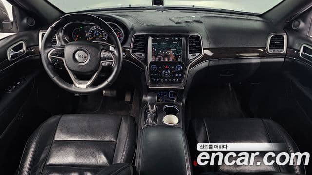 Jeep Grand Cherokee 2018 — ფოტო 7/20
