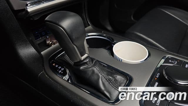 Jeep Grand Cherokee 2018 — ფოტო 9/20