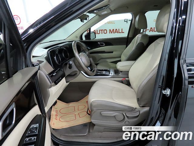 Kia Carnival 2021 — ფოტო 5/20