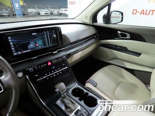 Kia Carnival 2021 — ფოტო 11/20