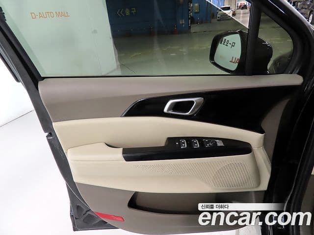 Kia Carnival 2021 — ფოტო 14/20
