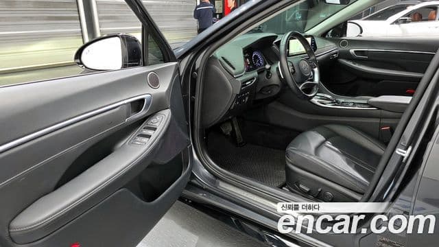 Hyundai Sonata 2021 — ფოტო 11/20