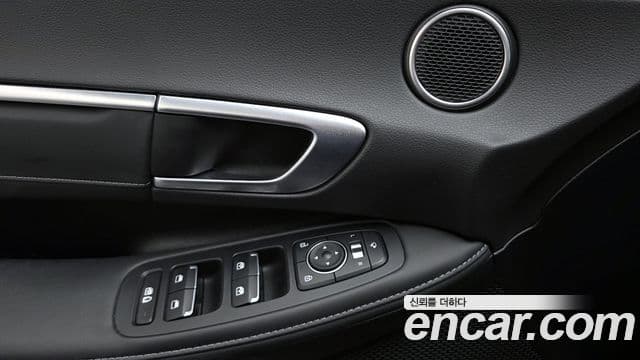 Hyundai Sonata 2021 — ფოტო 17/20