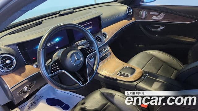 Mercedes-Benz E-Class 2023 — Şəkil 14/17