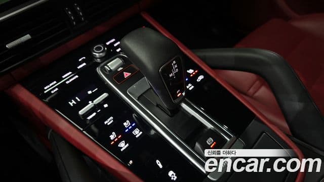 Porsche Cayenne 2022 — Şəkil 7/20