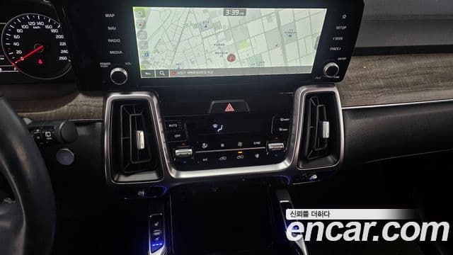Kia Sorento 2022 — Şəkil 15/20