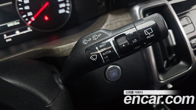 Kia Sorento 2022 — Şəkil 18/20