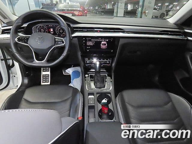 Volkswagen Arteon 2023 — ფოტო 8/20