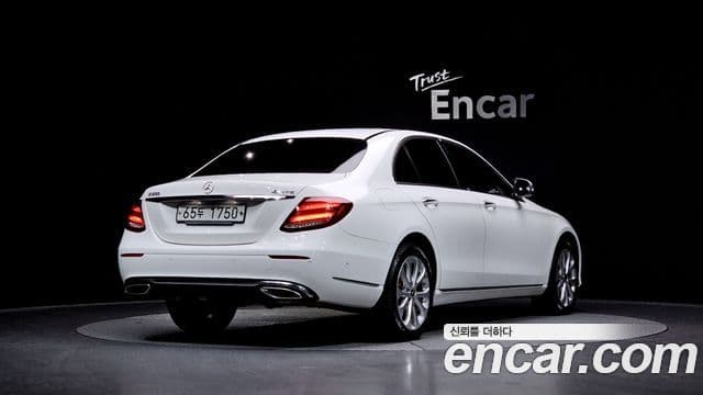 Mercedes-Benz E-Class 2018 — Şəkil 2/20