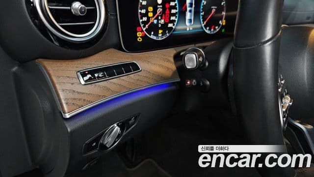 Mercedes-Benz E-Class 2018 — Şəkil 15/20