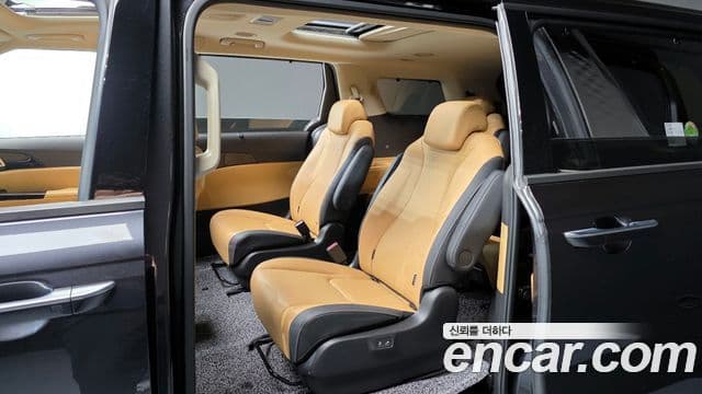 Kia Carnival 2023 — Şəkil 11/20