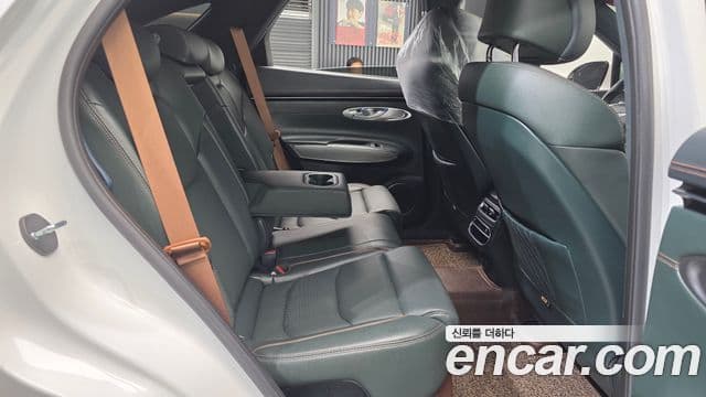 Genesis GV70 2023 — фото 12 из 20