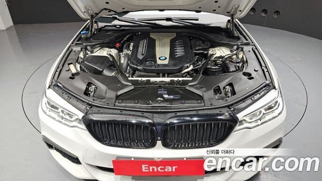 BMW 5 Series 2018 — Şəkil 6/20