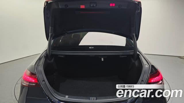 Mercedes-Benz E-Class 2022 — Şəkil 20/20