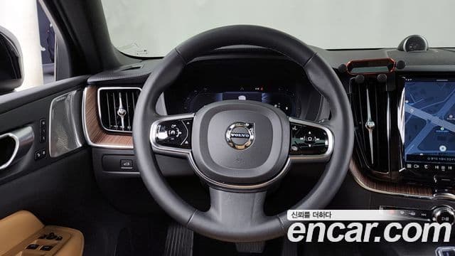 Volvo XC60 2024 — Фото 13/20