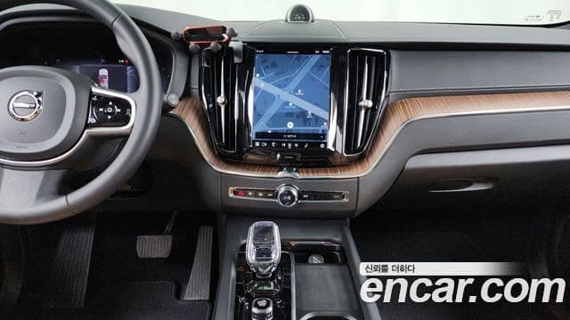 Volvo XC60 2024 — Фото 14/20
