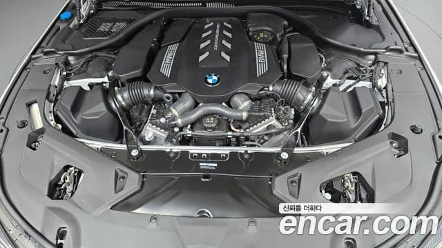 BMW 8 Series 2025 — Şəkil 7/20