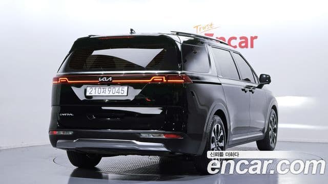 Kia Carnival 2023 — ფოტო 2/20