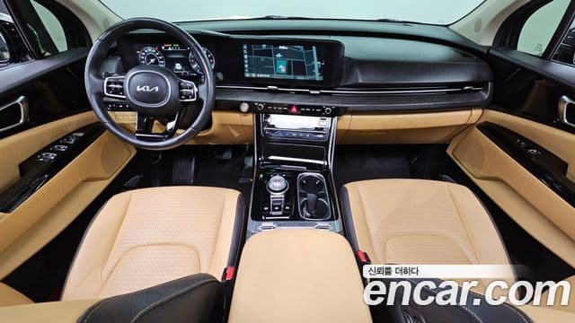 Kia Carnival 2023 — ფოტო 7/20
