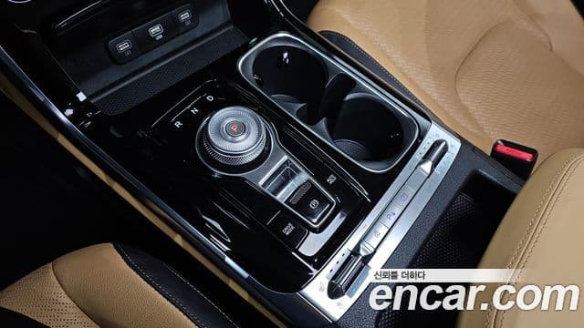 Kia Carnival 2023 — ფოტო 9/20