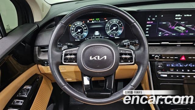 Kia Carnival 2023 — ფოტო 13/20