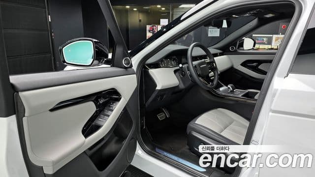 Land Rover Range Rover Evoque 2025 — Photo 3/20
