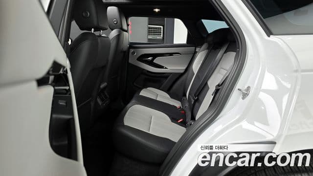 Land Rover Range Rover Evoque 2025 — Photo 13/20