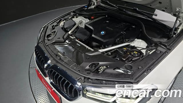 BMW 5 Series 2021 — фото 6 из 20