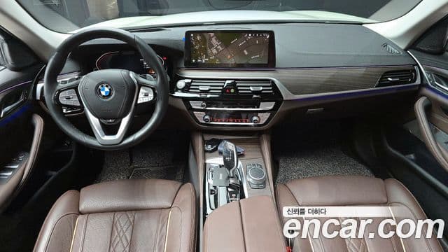 BMW 5 Series 2021 — фото 7 из 20