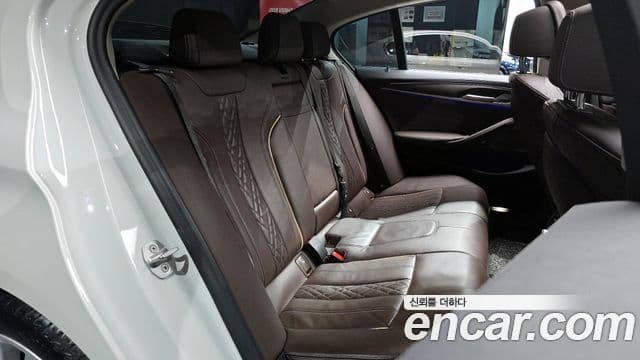 BMW 5 Series 2021 — Şəkil 12/20