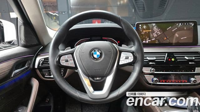 BMW 5 Series 2021 — Şəkil 13/20