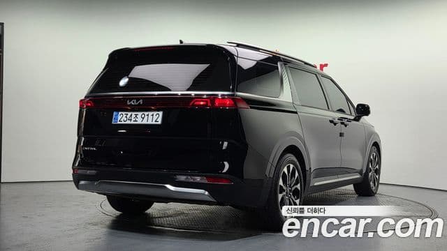 Kia Carnival 2023 — фото 2 из 20