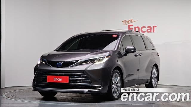 Toyota Sienna 2021 — ფოტო 20/20