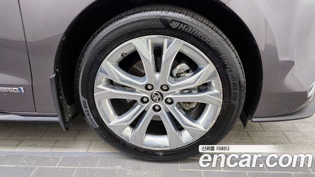 Toyota Sienna 2021 — ფოტო 4/20